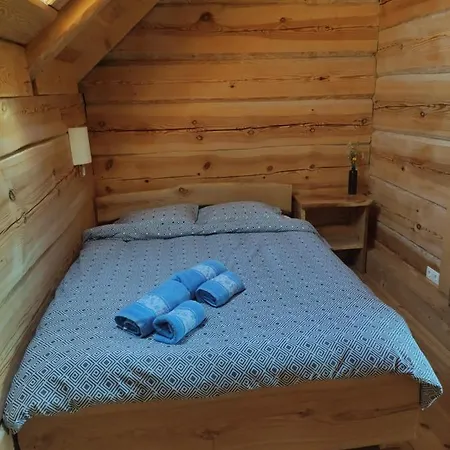Lacu Namins/bear House Hébergement de vacances